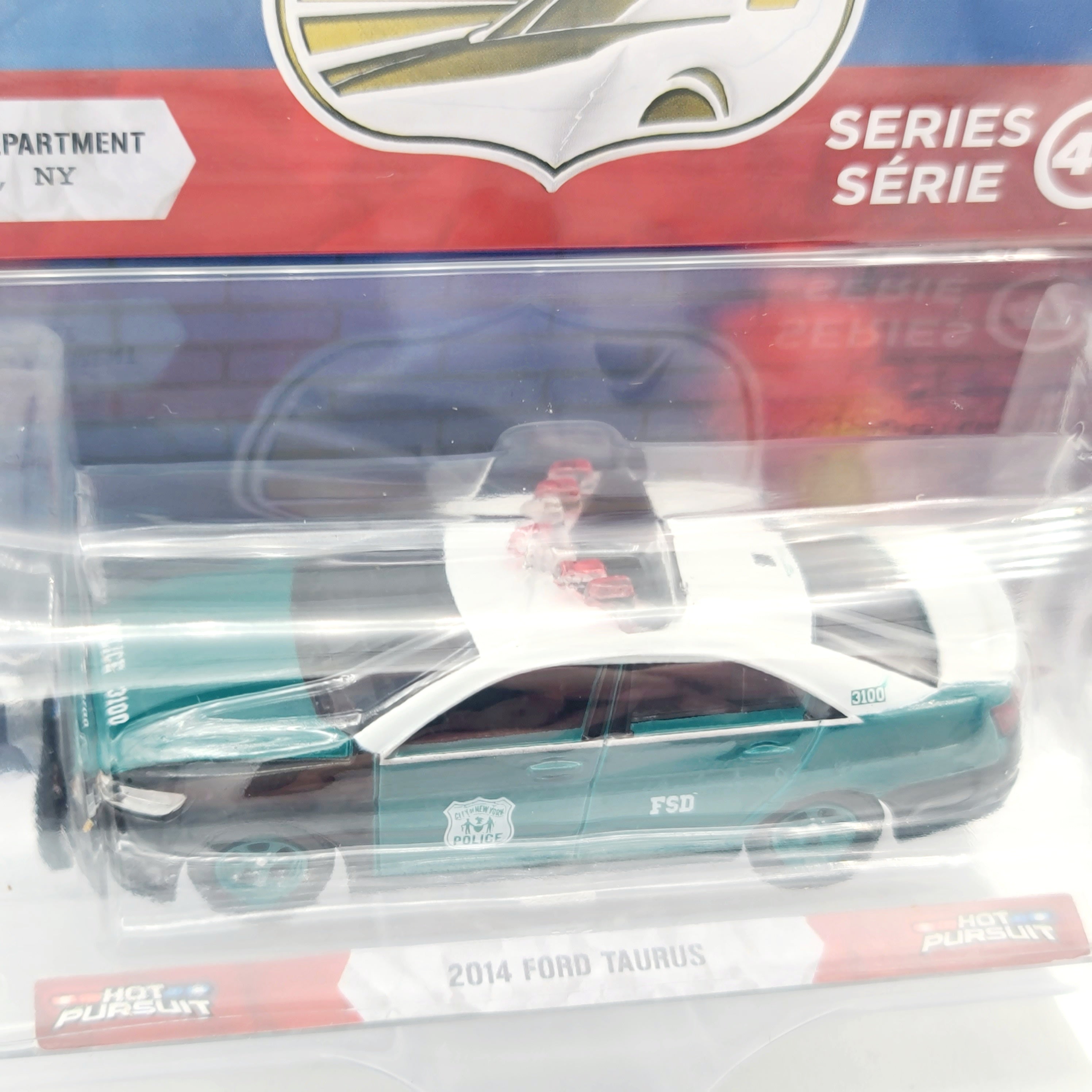 GreenLight '14 Ford Taurus - NYPD - 1:64 (2025 Hot Pursuit Series 47)